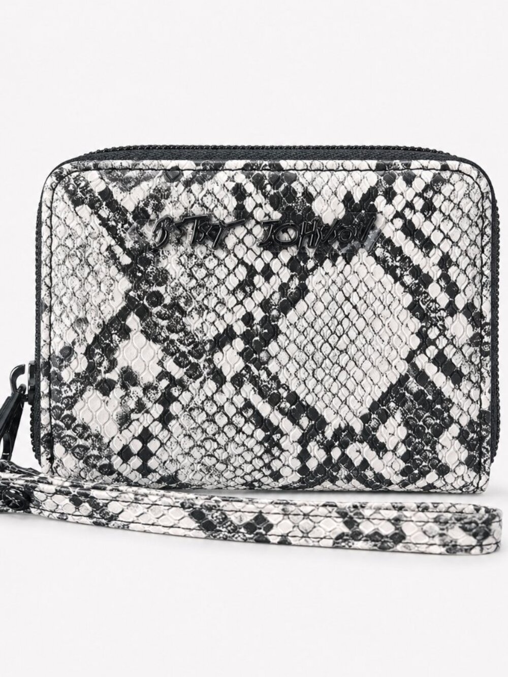 Betsey Johnson XO Skully Snakeskin Wristlet Wallet Black White NWT